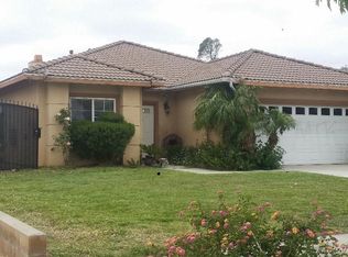7678 Oleander Ave, Fontana, CA 92336