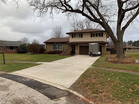 2nd image of 13690 Pineview Ct