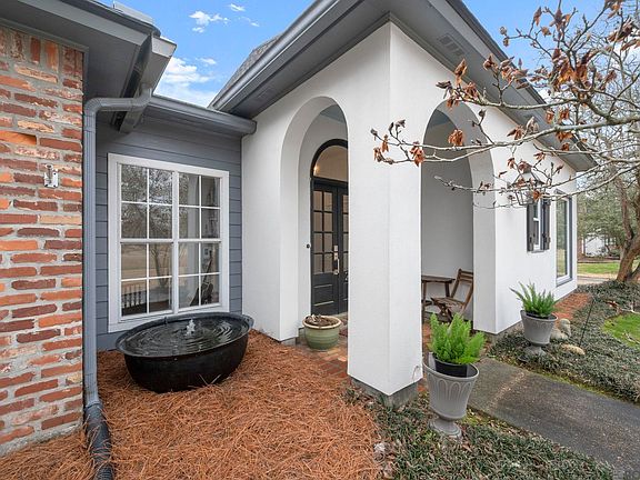 3rd image of 2933 Sarpy Ave