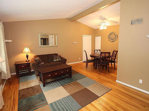 5th image of 768 Southshire Dr