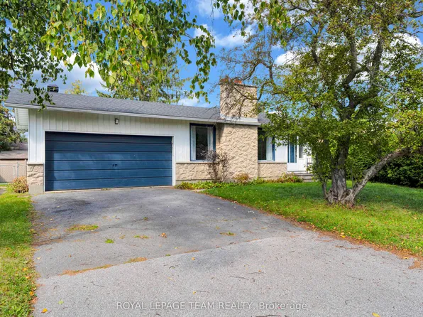 101 Country Ln W, Ottawa, ON K2L 1J4