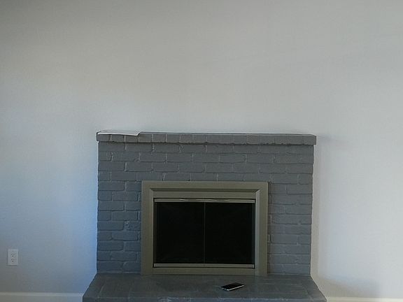 4th image of 307 W 31st St