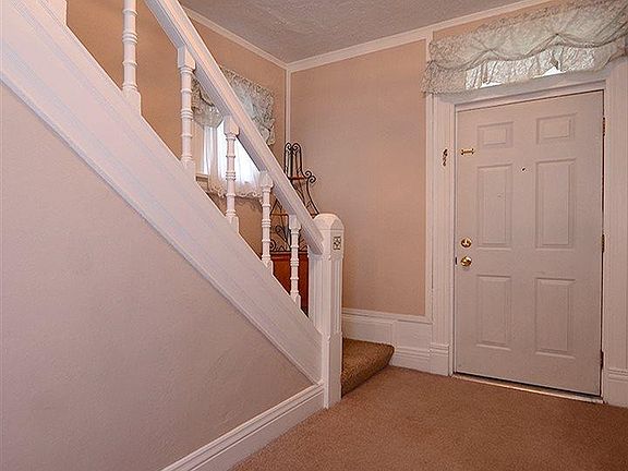 4th image of 1712 Military Ave