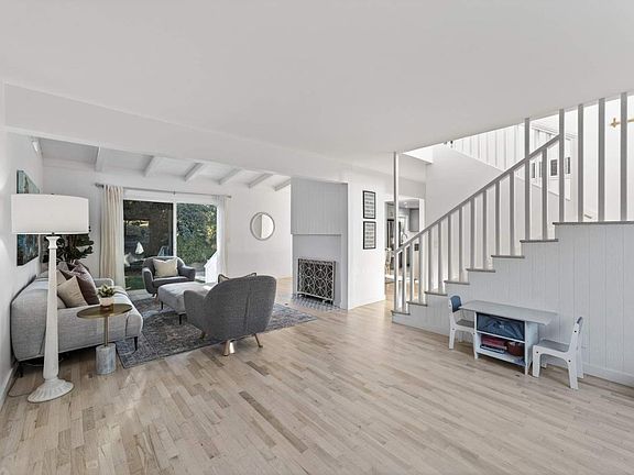 3rd image of 3610 Oliver Rd