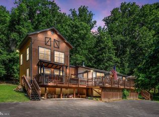 104 Laurel Ln, Bluemont, VA 20135