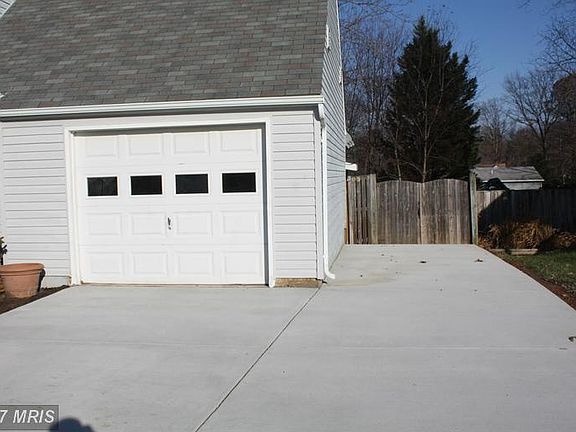 2nd image of 5685 Saffron Ln