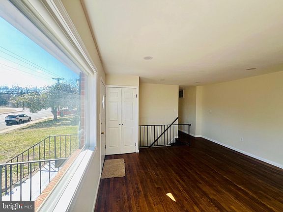 2nd image of 9826 Lomond Dr