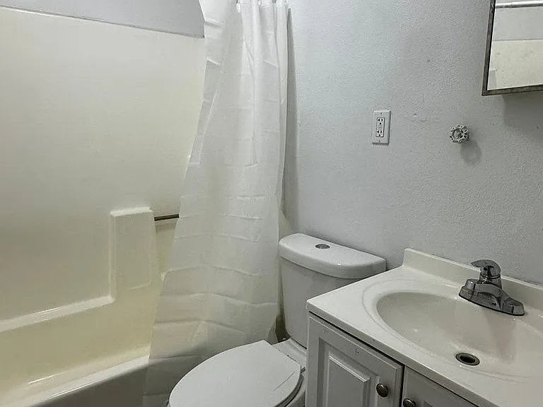 13913 N Palm St #14 — Photo 9