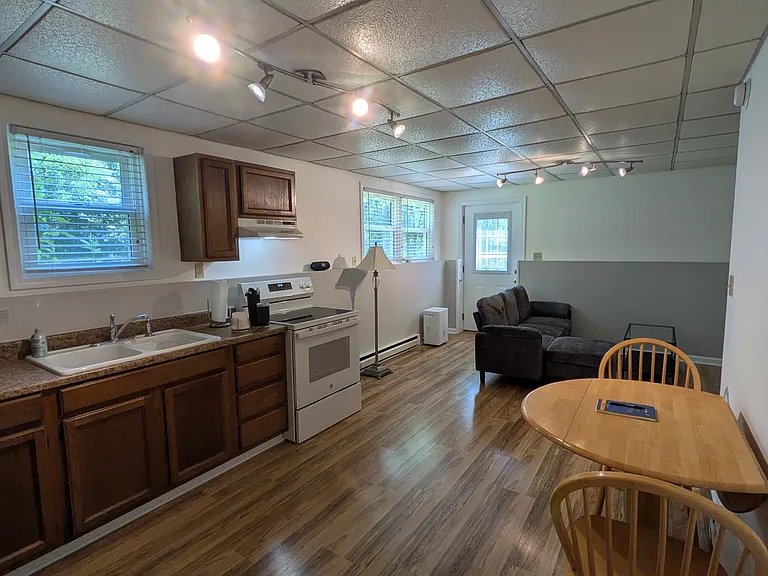 1277 Elmira Rd — Photo 7