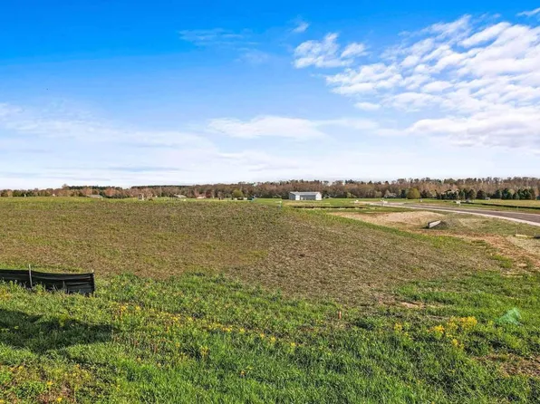 W302N7533 CANTER COURT #Lt6, Hartland, WI 53029