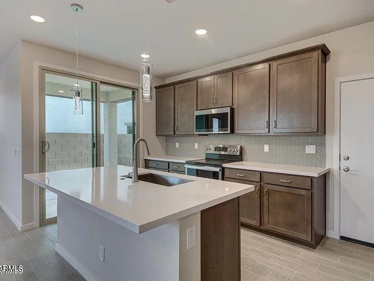 2831 S Central Dr — Photo 5