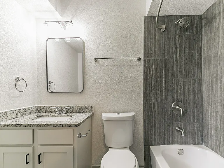 Colony House — Photo 38