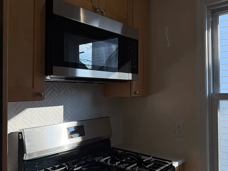 645 Main St — Photo 10