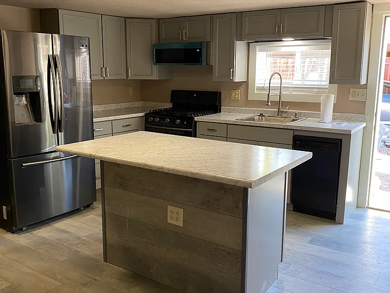 612 Hardy Ave SW #612A — Photo 4