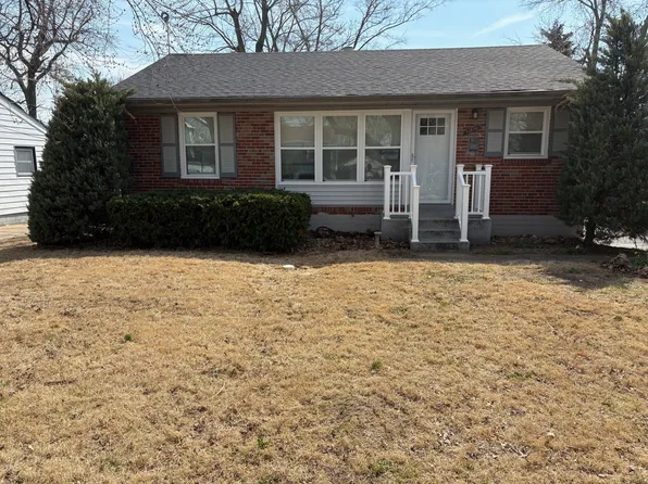 11272 Saint Shawn Ln, Saint Ann, MO 63074