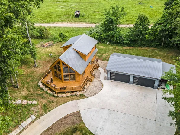 12349 N Sherman Lake Dr, Augusta, MI 49012