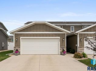 4500 E Whisper Ridge Pl, Sioux Falls, SD 57108