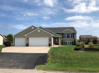 1384 Eagle Feather Trl, Neenah, WI 54956