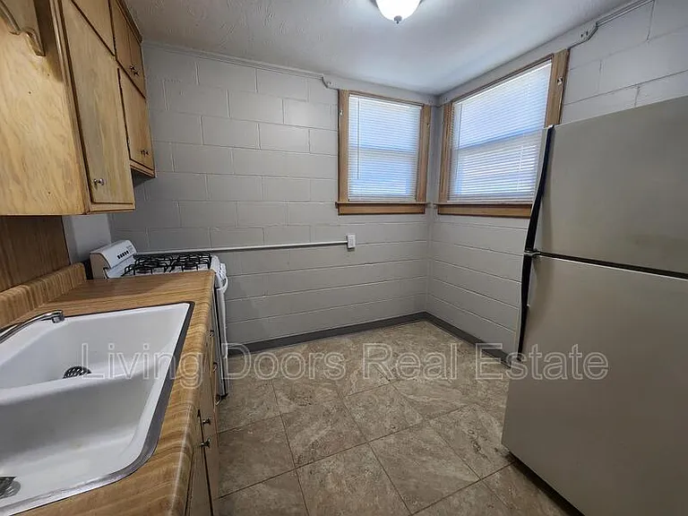 849 S 45th St — Photo 3
