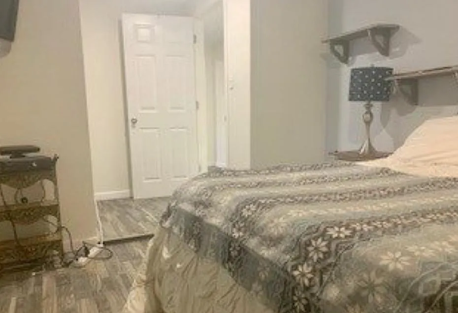 2 bed, 800 sqft, $3,050 — Photo 3