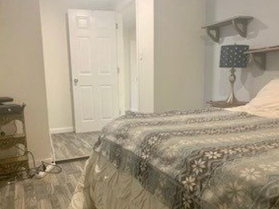 5th image of 25 Juanita Ave