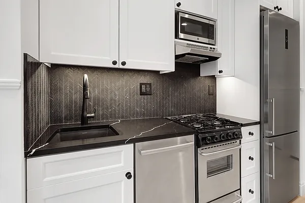 Rented by Douglas Elliman | media 16