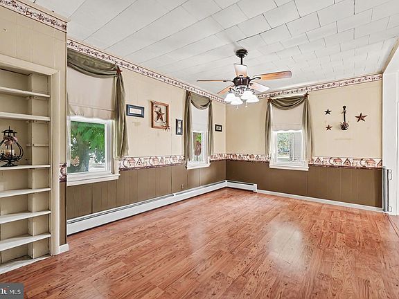 5th image of 306 Ridgley St