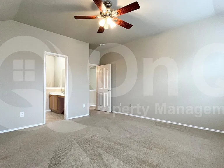 233 Niagara Falls Dr — Photo 13