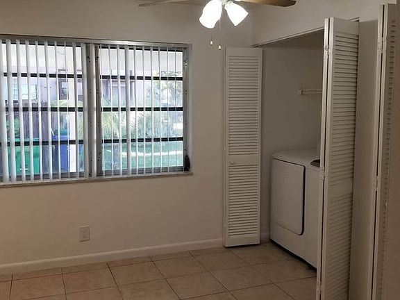 5th image of 3010 SW 61st Ave #B