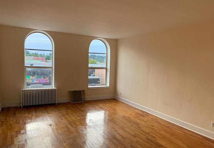 1st image of 504 4th Ave E APT 4