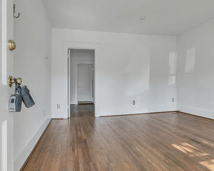 605 Park Cir #B — Photo 6