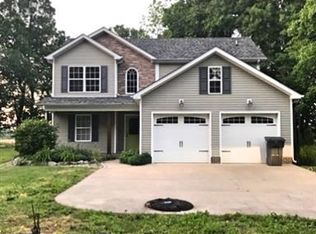 1903 E Boy Scout Rd, Clarksville, TN 37040