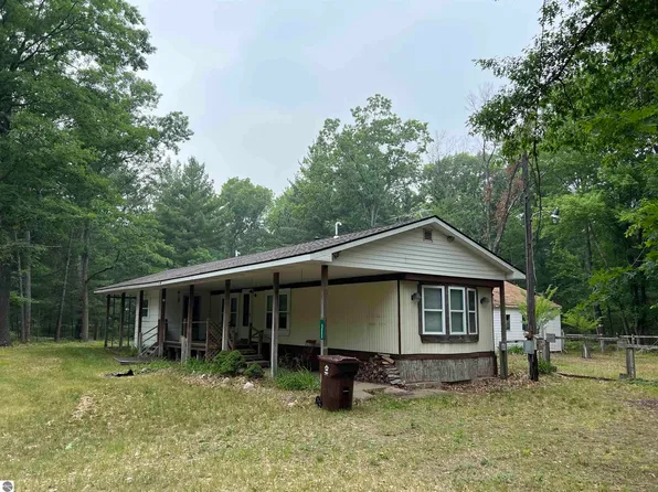 5803 Butler Rd, Saint Helen, MI 48656