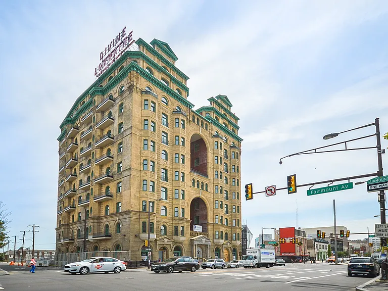 The Divine Lorraine — Photo 6