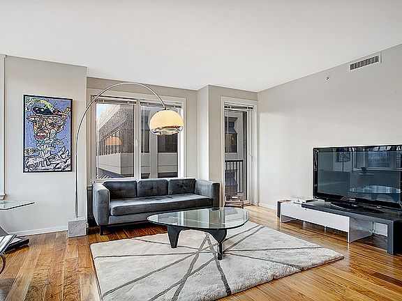 5th image of 2721 1st Ave Unit 607