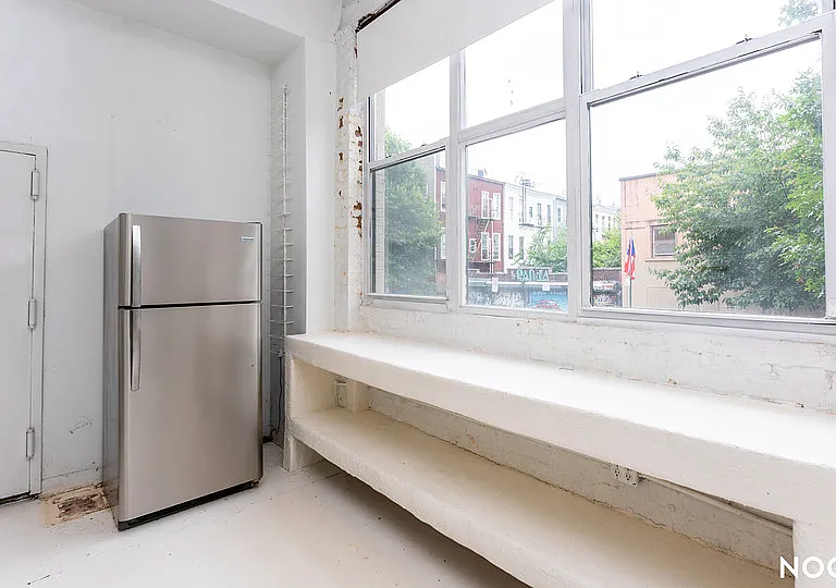 1085 Willoughby Ave #101 — Photo 8