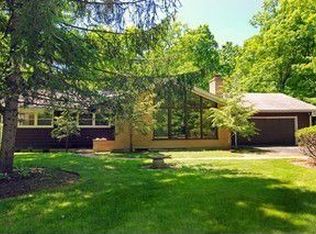 1460 Indian Trail Dr, Riverwoods, IL
