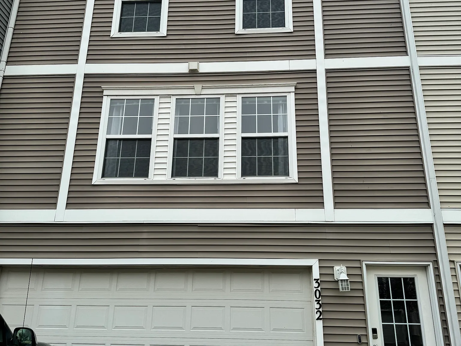 2 bed, 1056 sqft, $1,450 — Photo 1