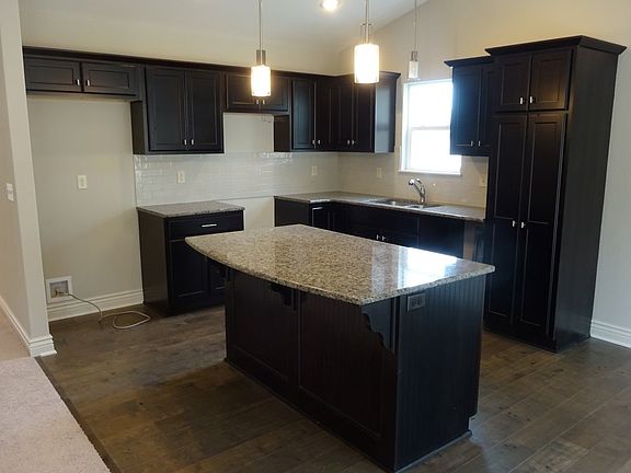 3rd image of 4801 Plumthicket Dr