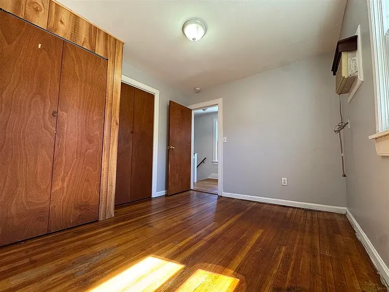 8906 Tonnelle Ave — Photo 13
