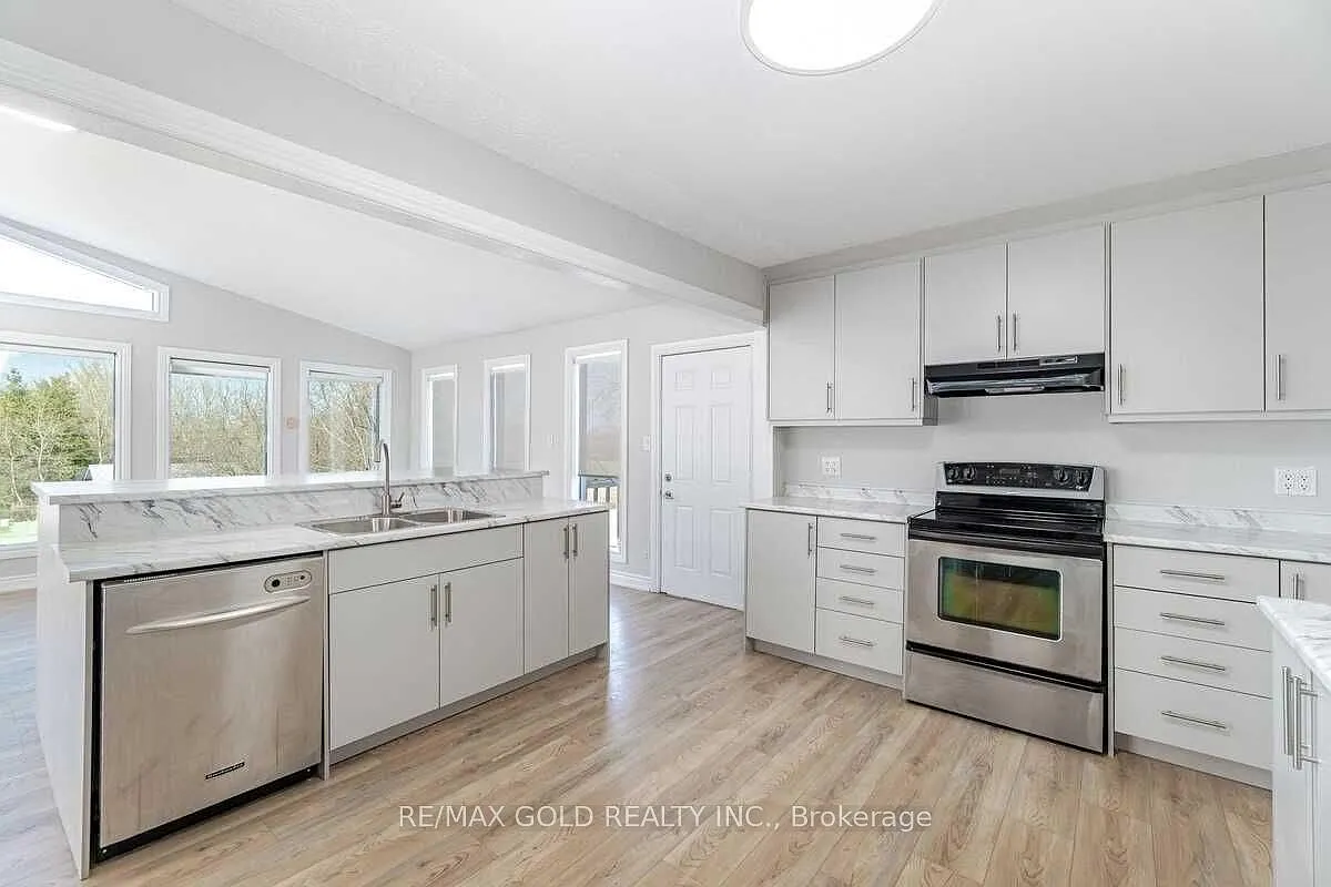 4 bed, $3,499 — Photo 2