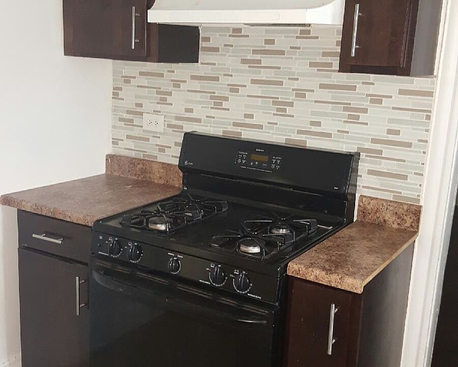 1st image of 22 Jefferson Ave APT 2