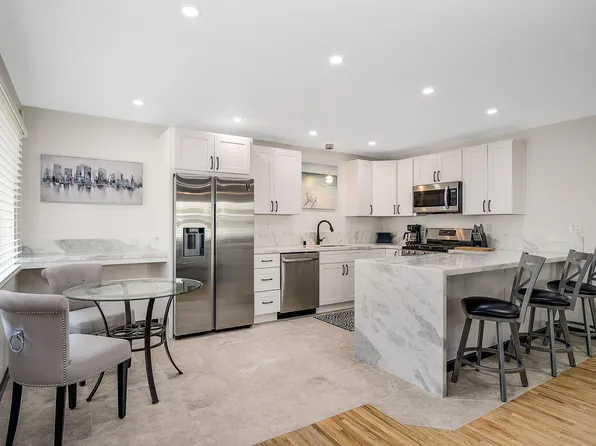 7680 La Jolla Blvd, La Jolla, CA 92037