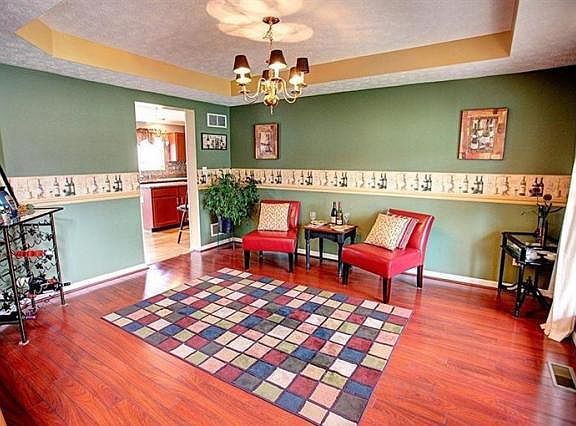 5th image of 10015 Pebblestone Dr