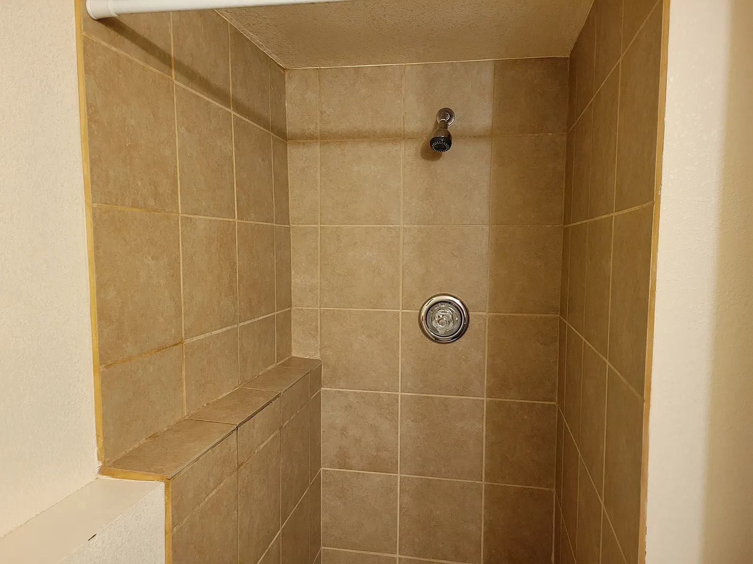 4 bed, 1625 sqft, $2,600 — Photo 3