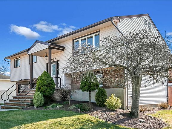 2nd image of 2922 Seaford Ct