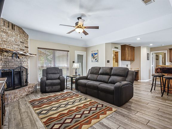 2nd image of 119 Harli Dr