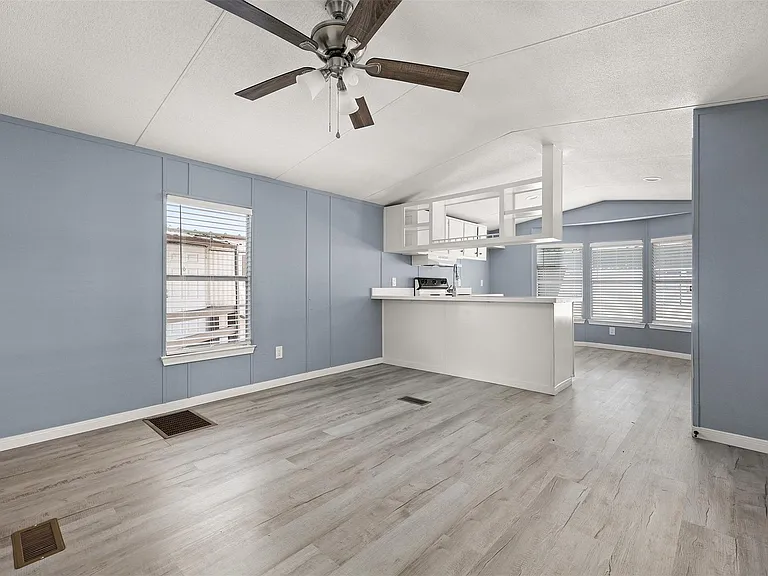 2222 N Austin Ave #44 — Photo 7