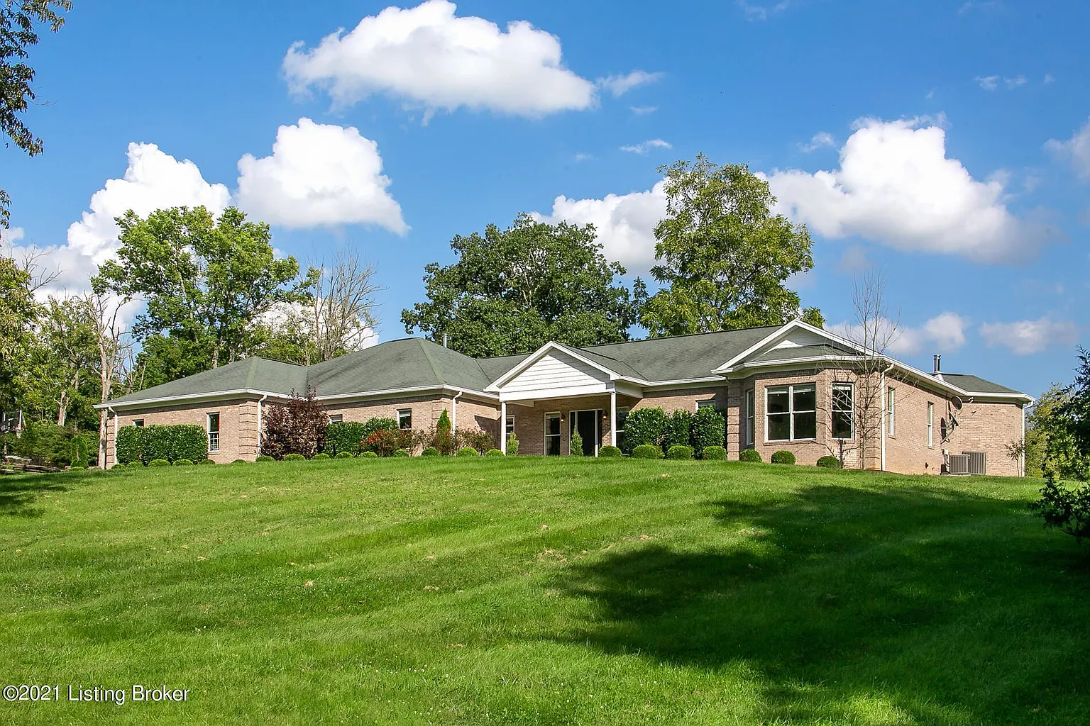 925 Hobbs Ln photo 1