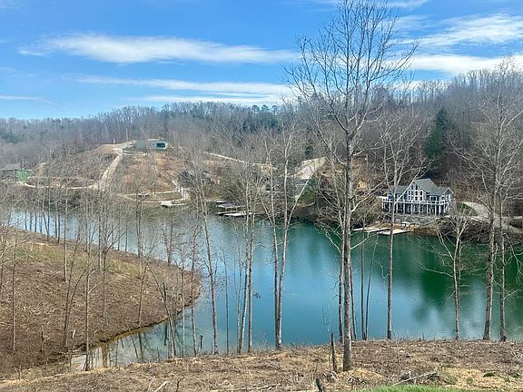 4th image of 22 Sleepy Hollow Rd